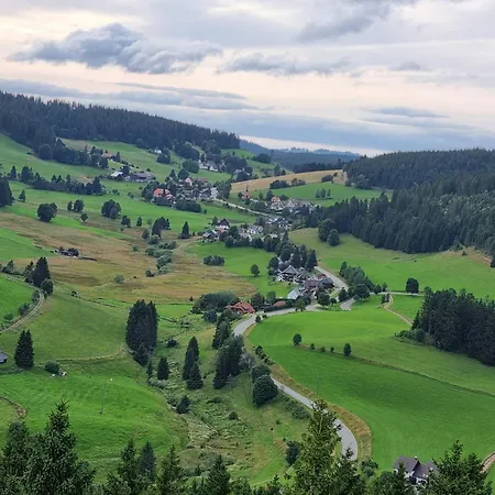 Neu! Talblick Lägenhet